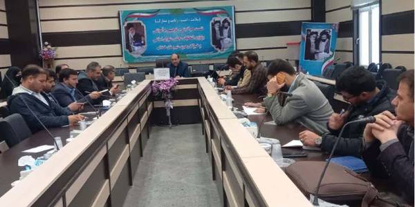 سومین جلسه آموزشی و توجیهی نمایندگان فرماندار