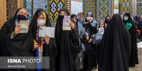 مفتح زاده مدیر کل دفتر بانوان وخانواده  استانداری در مصاحبه با ایسنا به حضور پرشوربانوان پای صندوق های رای تاکید کرد و اشاره کرد که باید  بصیرت سیاسی و دشمن شناسی خود را به نمایش بگذارند .
شنبه ۵ اسفند