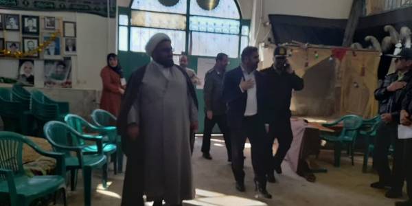 بازدید فرماندار و امام جمعه فراهان و شورای تامین شهرستان از شعب اخذ رأی