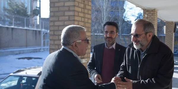 بازدید استاندار مرکزی از صندوق اخذ رأی ارامنه در اراک