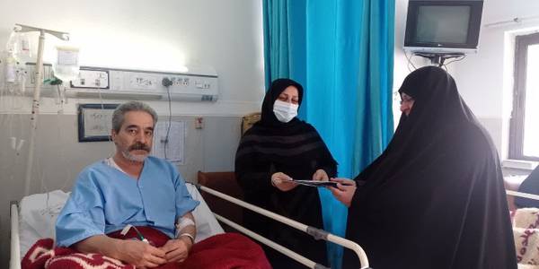 دیدار مفتح زاده مدیر کل دفتر امور بانوان وخانواده استانداری با آزاده جانباز ،آقای رحیم رحمتی وهمسر ایشان خانم رحمتی و تجلیل از ایشان به عنوان اسوه صبر وایثار به همراه رئیس شعبه نشر آثار و ارزش های مشارکت زنان در دفاع مقدس استان مرکزی  اداره کل حفظ آثار  در محل بیمارستان امیر المومنین (ع) 
شنبه ۱۲ اسفند۱۴۰۲