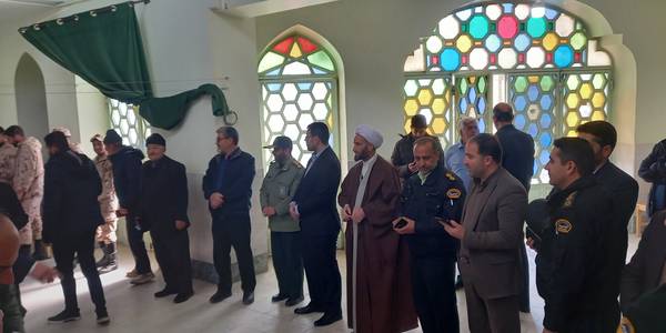 فرماندار و امام جمعه شهرستان خنداب در پیامی مشترک از حضور حماسی مردم در پای صندوق های رای و همچنین دست اندرکاران انتخابات تشکر کردند .