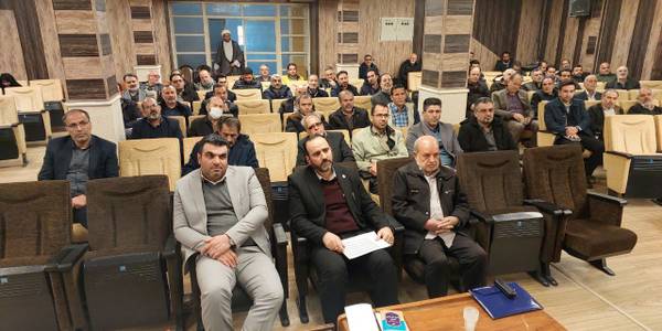 جلسه مشترک نمایندگان فرماندار و ناظران مسئول شعبات اخذ رای برگزار شد.