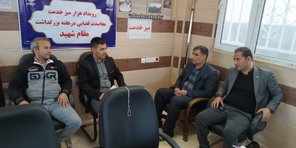 برپایی میز خدمت بنیاد شهید و امور ایثارگران شهرستان