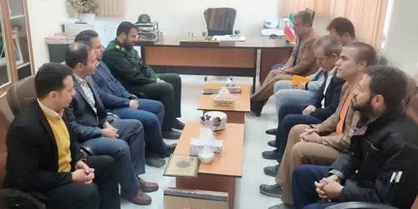 دیدار فرماندار با فرمانده ناحیه مقاومت بسیج شهرستان به مناسبت گرامیداشت روز پاسدار