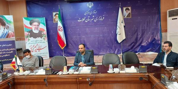 نشست صمیمی سرپرست فرمانداری شهرستان محلات با فرزندان شهید شاغل در ادارات دولتی