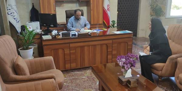 دیدار دهیاران روستاهای آبگرم ، نینه ، بزیجان ، ور علیا و طایقان و همچنین دوتن از اعضای شورای اسلامی شهر نیم ور با سرپرست فرمانداری شهرستان محلات