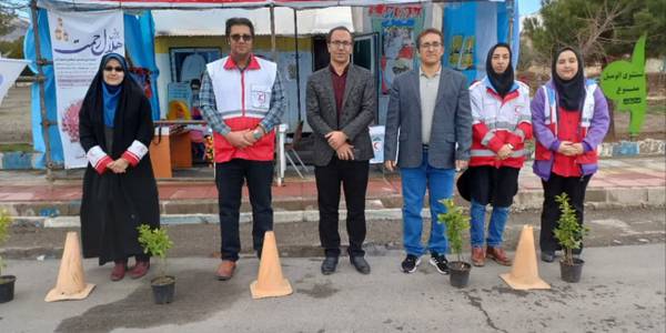 بازدید فرماندار از ایستگاه استقبال از مسافران نوروزی