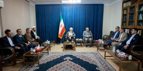 طلیعه‌ همدلی و وحدت برای پیشرفت- برگزاری نخستین نشست منتخبان مردم استان مرکزی با نماینده ولی فقیه و استاندار