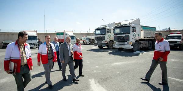 نظارت میدانی استاندار مرکزی بر روند خدمات‌رسانی امدادگران هلال‌احمر