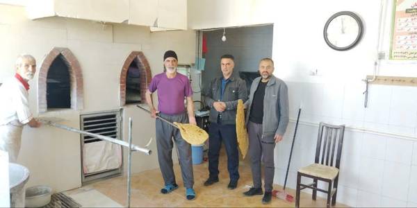 گشت بازرسی اتاق اصناف شهرستان فراهان در روز هفتم  فروردین ۱۴۰۳