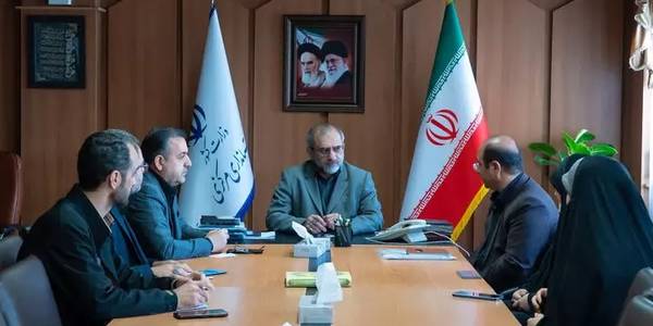 دیدار اعضای گروه جهادی جوادالائمه (ع) با استاندار مرکزی