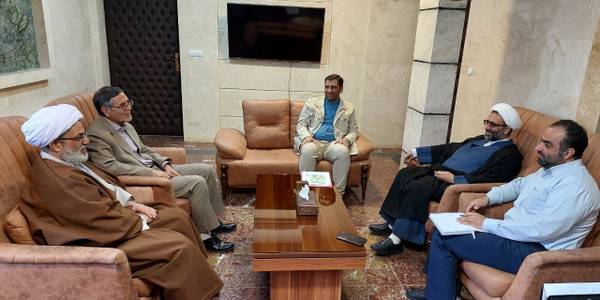 جلسه هم اندیشی و بررسی مسایل و مشکلات بهداشت و درمان شهرستان محلات در فرمانداری برگزار شد.