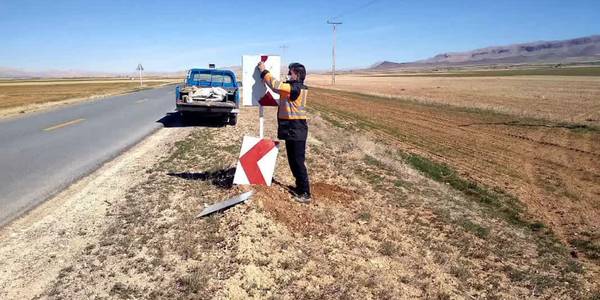 عملیات اصلاح، نصب، تعویض و شستشوی انواع تابلوهای ایمنی