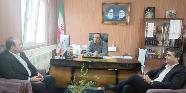 نشست شهردار و رئیس شورای اسلامی شهر با فرماندار