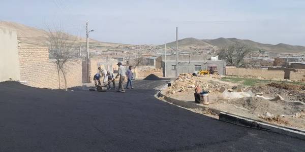 آغاز اجرای عملیات آسفالت شهر تلخاب