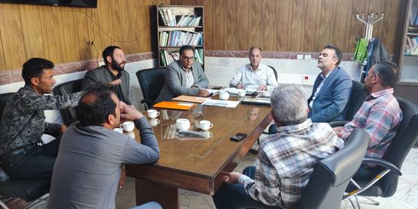 جلسه بررسی مشکل تامین آب شرب روستای یکه چاه