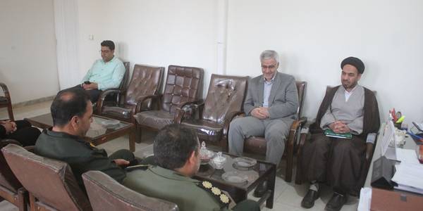 فرماندار و امام جمعه خمین با فرمانده ناحیه مقاومت بسیج شهرستان دیدار کردند