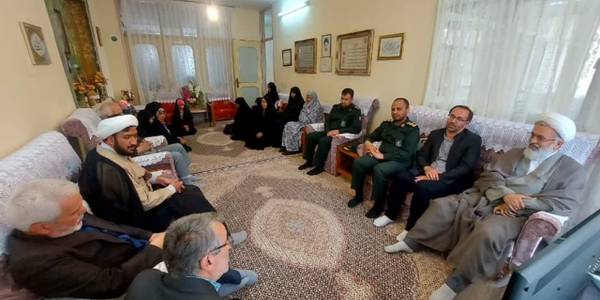 دیدار با خانواده شهیدان احمد و محمد کمالی مقدم