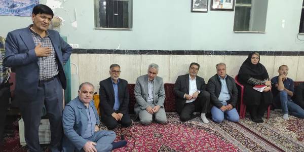 نشست بررسی مسائل و مشکلات روستای فرنق شهرستان خمین برگزار شد