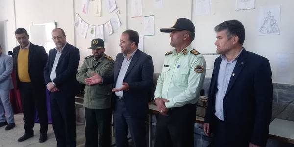 برگزاری نمایشگاه عفاف و حجاب توسط دانش آموزان برای اولین بار در شهرستان خنداب