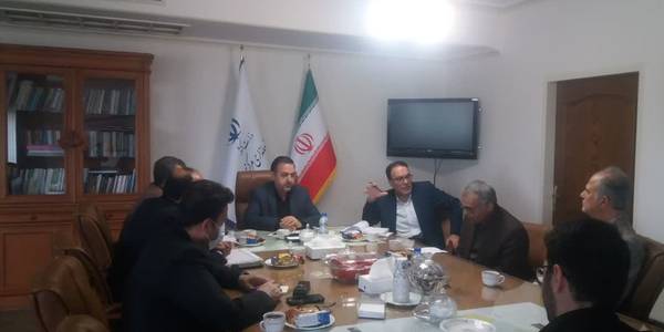 بررسی سرفصلهای بودجه سال ۱۴۰۳ استان:
جلسه بررسی سرفصلهای بودجه استان به ریاست میرزاخانی معاون هماهنگی امور اقتصادی وتوسعه منطقه ای وبا حضور ابراهیمی نماینده منتخب مردم واعضای مرتبط برگزار واستفاده از ظرفیتهای موجود در قانون بودجه مورد تاکید قرار گرفت.