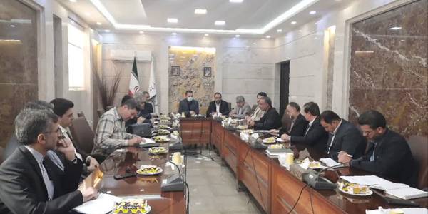 .جلسه هماهنگی برگزاری نمایشگاه گل و گیاه محلات:
🔹 به ریاست میرزاخانی معاون هماهنگی امور اقتصادی و توسعه منطقه‌ای استانداری مرکزی،فرماندار شهرستان محلات،مدیرکل صنعت،معدن وتجارت استان مرکزی و سایر مدیران دستگاه های اجرایی جلسه هماهنگی برگزاری نمایشگاه گل و گیاه محلات برگزار شد.
🔸 در این نشست بر بهره گیری ازظرفیت های موجود شهرستان محلات درحوزه گل و گیاه در نمایشگاه تاکید شد.
🔹 شهرستان محلات به عنوان مرکز تولید گل و کیه کشور با تنوع تولیدات، مقصد گردشگران بسیاری از سراسر استان مرکزی و کشور می باشد.
📅 پنج شنبه ۶ اردیبهشت ۱۴۰۳