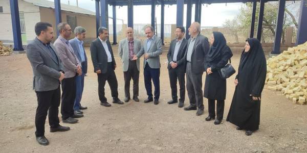 بازدید از روند تکمیل درمانگاه خیرساز روستای دوزج بخش خرقان