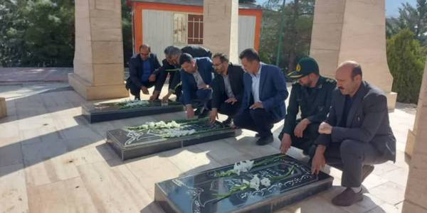 گلباران قبور مطهر شهدای گمنام