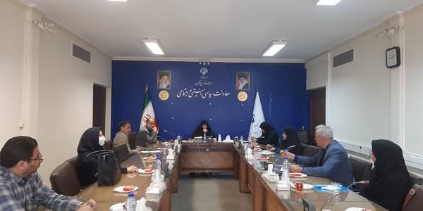 دومین رویداد استانی اهدای جایزه ملی جوانی جمعیت برگزار می‌شود 

🔹نشست هماهنگی برگزاری دومین رویداد اهدای جایزه ملی جوانی جمعیت در استان مرکزی با حضور مدیرکل دفتر امور بانوان و خانواده و مدیرکل روابط عمومی استانداری به منظور ایجاد هماهنگی برای اجرای رویداد برگزار شد‌.

🔹پوستر رویداد به زودی رونمایی خواهد شد و اختتامیه آن با تقدیر از برگزیدگان در بخش‌های هفتگانه در هفته پایانی اردیبهشت ماه برگزار می‌‌شود.

🔹سطح ملی و استانی این رویداد به صورت جداگانه برگزار و تمام افرادی که در مرحله استانی شرکت می‌کنند هم‌زمان می‌توانند با ورود به سامانه‌ی ملی، اسناد و مدارک مربوطه را بارگذاری کنند.

🔹این رویداد در بخش‌های هفتگانه‌ی خانواده، رسانه، سازمان‌های مردم‌نهاد، دستگاه‌های اجرایی، شرکت‌ها و مؤسسات خصوصی، مدیران و نخبگان برگزار می‌‌شود.

 سه‌شنبه ۴ اردیبهشت ماه