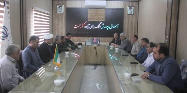 فرماندار و فرمانده ناحیه مقاومت بسیج با مدیر و معاونین آموزش و پرورش شهرستان دیدار کرد