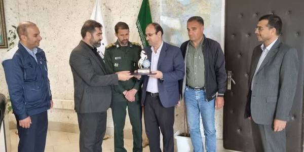 تقدیر از آقازیارتی فرماندار فراهان و مسئولین شهرستان جهت حمایت از برگزاری همایش اسب سواری