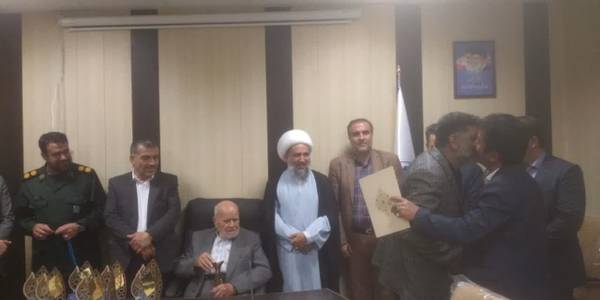 تقدیر از اعضای پر تلاش شورای اسلامی ادوار شهر زاویه