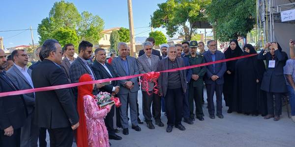 آئین افتتاحیه سومین جشنواره گل و گلاب شهابیه شهرستان خمین برگزار شد