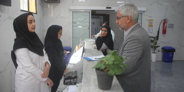 فرماندار از مرکز ام ار ای خمین بازدید کرد