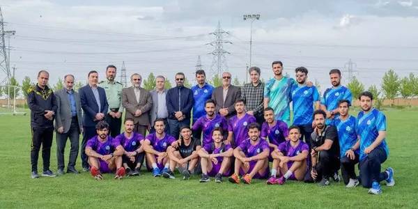 حضور استاندار مرکزی در جمع بازیکنان تیم فوتبال آلومینیوم اراک