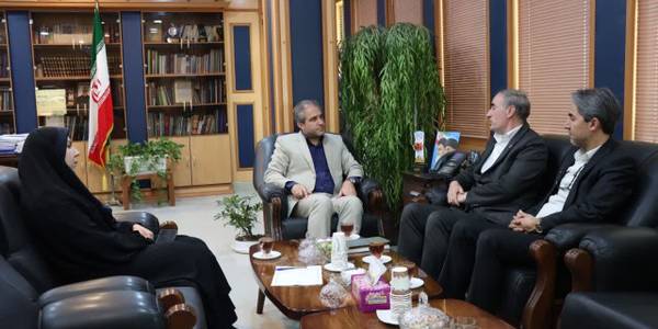 رئیس دانشگاه فنی و حرفه ای استان مرکزی بهمراه رئیس دانشکده فنی و حرفه‌ای جراحی‌زاده با مهدی الیاسی معاون استاندار و فرماندار ویژه شهرستان ساوه دیدار و گفتگو کردند.