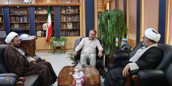 معاون هماهنگی امور شهرستان‌های اداره کل تبلیغات اسلامی استان مرکزی و رئیس این اداره در شهرستان با مهدی الیاسی معاون استاندار و فرماندار ویژه شهرستان ساوه دیدار و گفتگو کرد.
