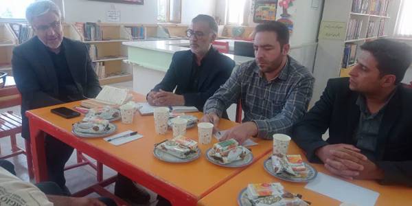 نشست بررسی مسائل و مشکلات دهستان گله زن شهرستان خمین برگزار شد