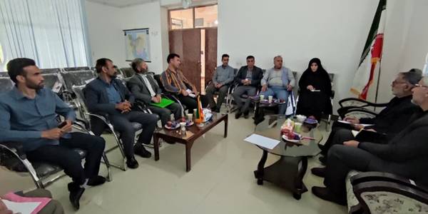 نشست بررسی مسائل و مشکلات دهستان آشناخور شهرستان خمین برگزار شد