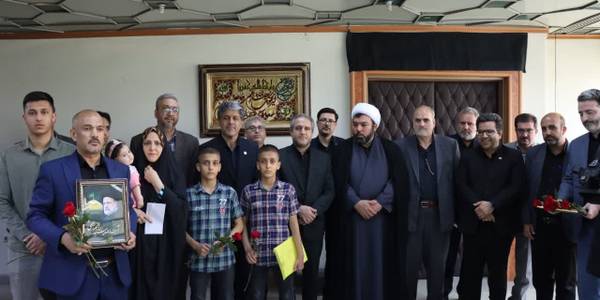 همزمان با سوم خرداد سالروز فتح و آزادسازی خرمشهر، مراسم تخصیص طرح حمایت از خانواده و‌ جوانی جمعیت و قرعه‌کشی متقاضیان جدید طرح نهضت ملی مسکن شهرستان ساوه با حضور مهدی الیاسی معاون استاندار و فرماندار ویژه شهرستان ساوه، حجت الاسلام سبزی نماینده مردم شریف ساوه و زرندیه، نمایندگان شورای تامین، کمال‌ آبادی مدیر عامل شرکت گاز استان، مصباحی شهردار، بخشداران مرکزی و نوبران و اعضای مربوطه برگزار شد.