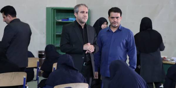 مهدی الیاسی معاون استاندار و فرماندار ویژه شهرستان ساوه به همراه قربانی سرپرست آموزش و پرورش شهرستان ساوه با حضور در حوزه های برگزاری آزمون نهایی از روند برگزاری این آزمون بازدید کردند.