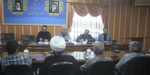 نشست هم اندیشی معاون سیاسی استاندار با معتمدان و احزاب شهرستان خمین برگزار شد