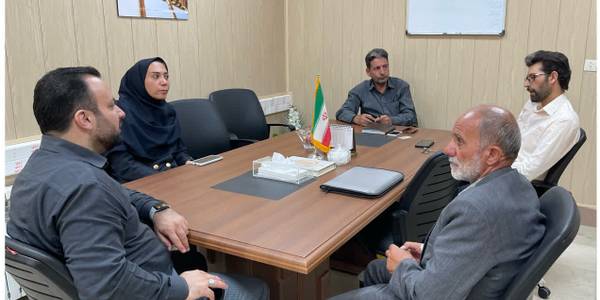 دیدار دهیار و اعضای شورای اسلامی روستای وفس با بخشدار مرکزی کمیجان
