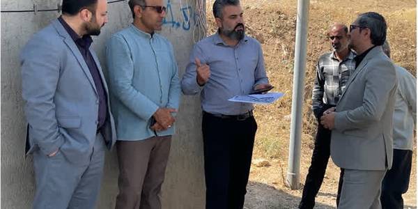 بازدید فرماندار و بخشدار مرکزی کمیجان از پروژه های عمرانی و اقدامات بنیاد مسکن انقلاب اسلامی در روستای چهرقان