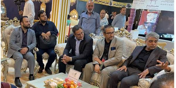حضور فرماندار و بخشدار مرکزی کمیجان در آئین افتتاحیه بیست و نهمین نمایشگاه مبلمان، لوستر و دکوراسیون استان مرکزی