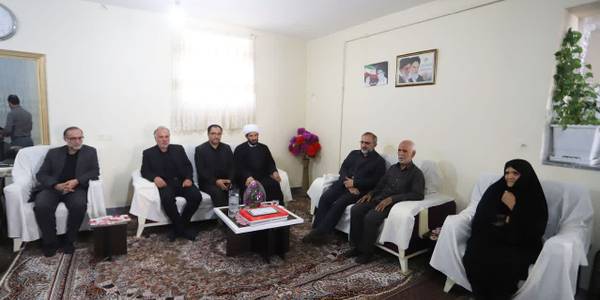 💠دیدار استاندار مرکزی با خانواده معظم شهید «محمد خسروبیگی» در کمیجان