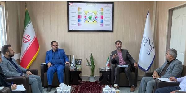 دیدار مدیرکل بهداشت، بیمه های اجتماعی و درمان کمیته امداد امام خمینی(ره) کشور با فرماندار و‌ بخشدار مرکزی کمیجان