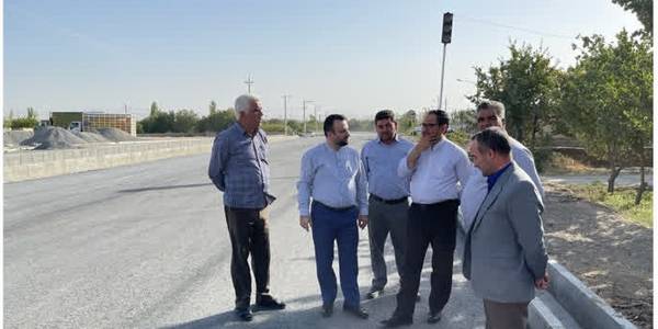 بازدید میدانی فرماندار و‌ بخشدار مرکزی کمیجان از پروژه های عمرانی اجرایی در روستاهای تابعه