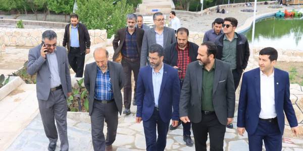 افتتاح پروژه احداث تراسه های بوستان سرچشمه محلات